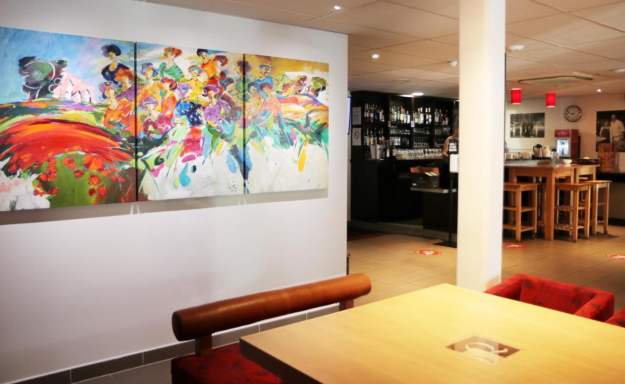 Le Quarré Hôtel Bistrot Bruguieres Esterno foto
